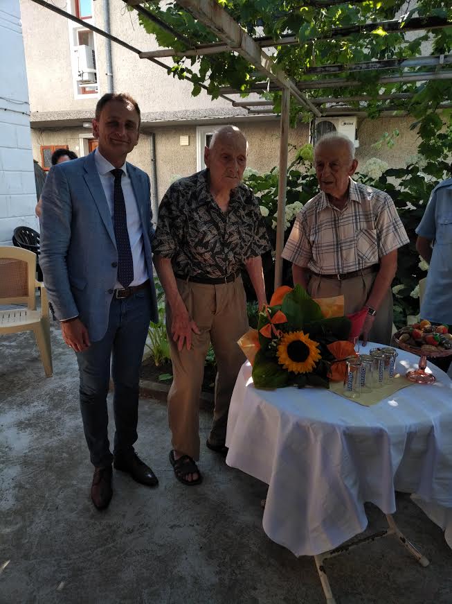 Валентин Ламбев поздрави 100-годишния Косьо Яламов от Килифарево