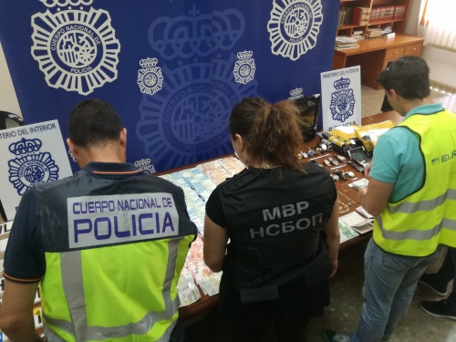 Българските и испанските власти разбиха престъпна група за трафик на жени