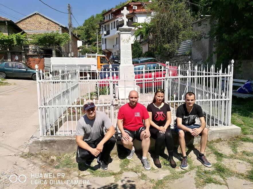 Младите социалисти в Търново се включиха в кампанията „Паметните места на България“