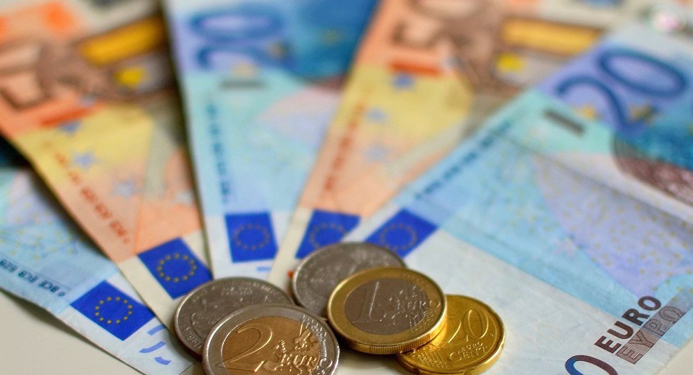 13-годишно момче от Германия раздаде над 4500 евро на непознати хора на улицата