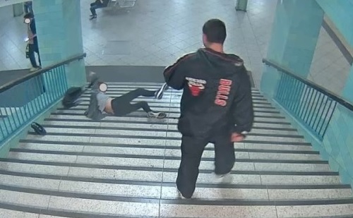 Задържаха нападателя на пътник в берлинското метро