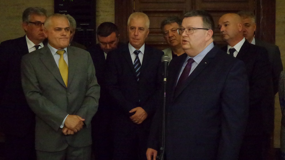 Цацаров: Има петима осъдени за нападение над лекари
