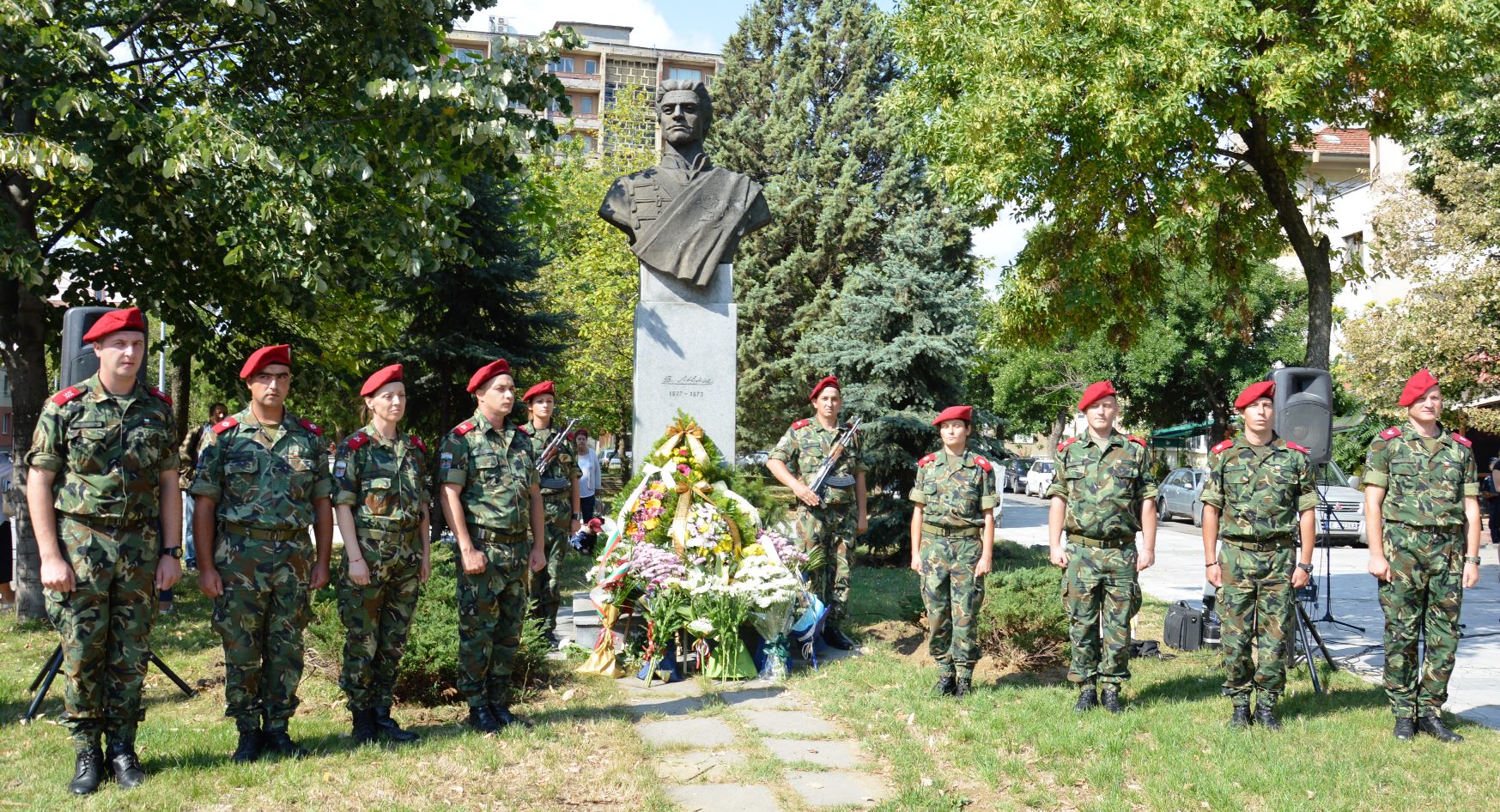 Благоевградската общественост  отбеляза 180 години от рождението на Васил Левски (СНИМКИ)