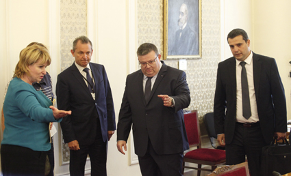 Цацаров: Обвинението към Боршош може и да не е единственото