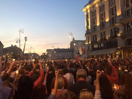 Хиляди поляци на пореден протест във Варшава