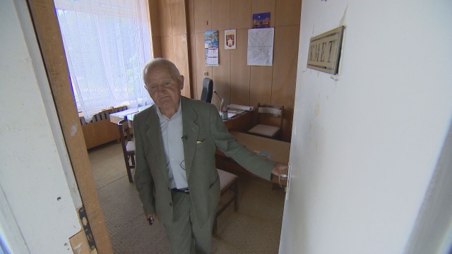 Селски кмет напуска поста след 58 години служба