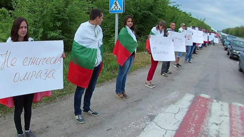 Социалното министерство може да е координатор за българите зад граница