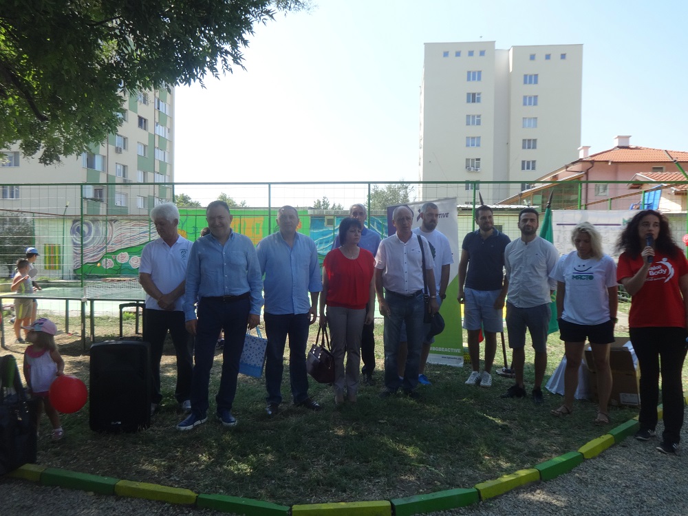 Кметът на Карлово откри обновения парк „Войнишката майка”
