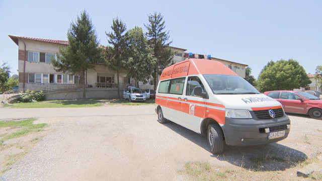 Спешната помощ в Ихтиман остава без екип