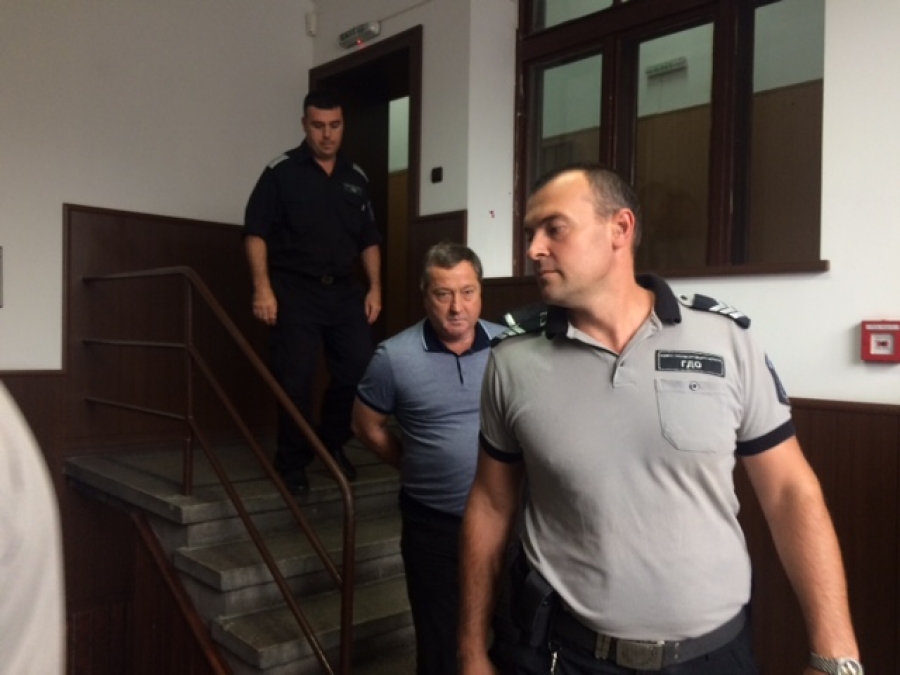 Алкохолният бос, прегазил с джип 85-годишен велосипедист, остана на свобода срещу парична гаранция от 10 000 лв.