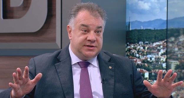 Д-р Мирослав Ненков: Няма опасност линейките да останат без връзка
