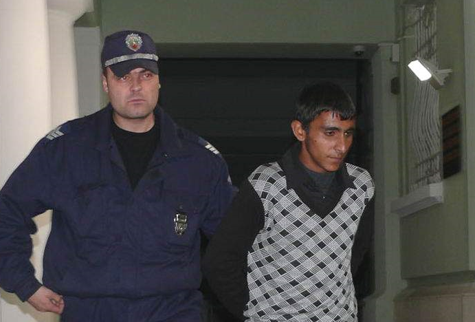 Главорез поиска 100 000 лв. от МВР