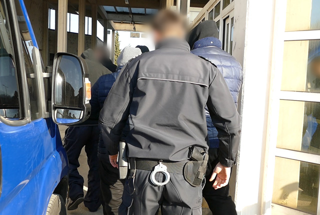 МВР хвана двама изпечени автокрадци в задигнат джип