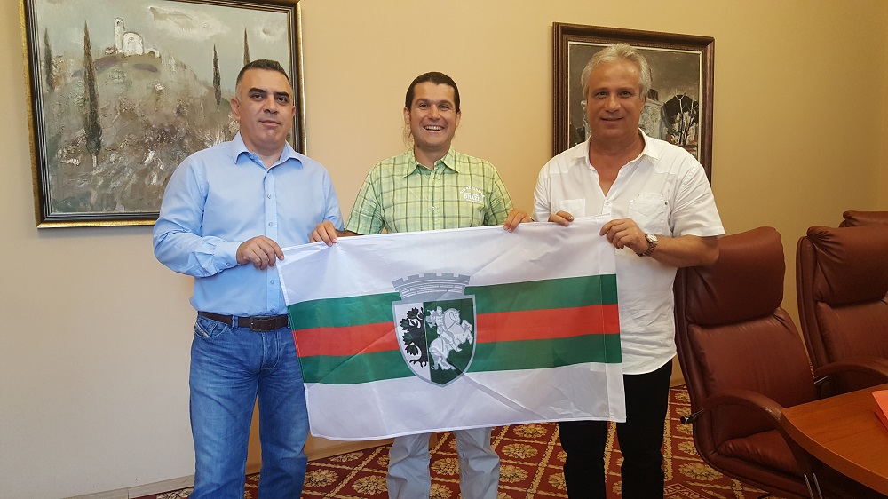 Алпинистът Атанас Скатов гостува на кмета на Сливен