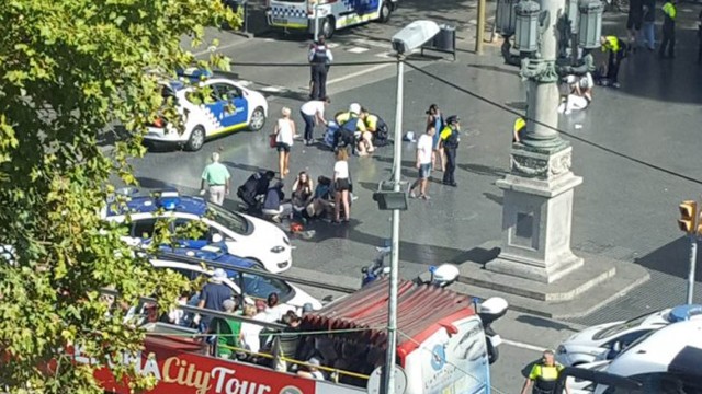 Десетки са ранените на бул. „Ла Рамбла“ в Балселона