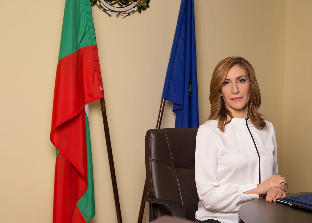 Министър Ангелкова обяви старта на кампанията "Изборът на българите"
