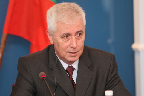 Безумното отношение на нормалните към лудите