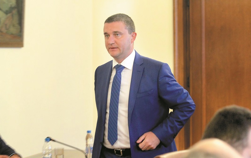 Горанов дисциплинира кметове-прахосници