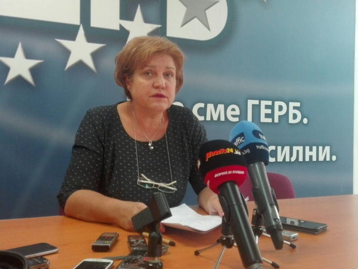 Менда Стоянова: Корнелия Нинова се опитва да противопостави премиера на президента