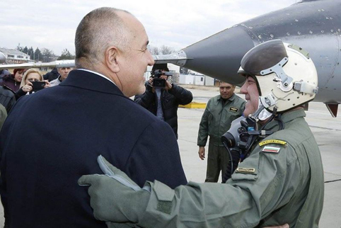 1400 военнослужещи получават и пенсия