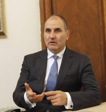 Цветан Цветанов, председател на ПГ на ГЕРБ, пред „Труд“: Председателството на ЕС ни задължава да търсим мостове за политически консенсус