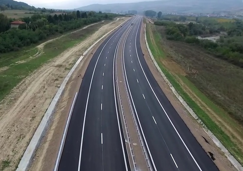 Обсъждат вариантите за бъдещето на магистрала "Струма" през Кресненското дефиле