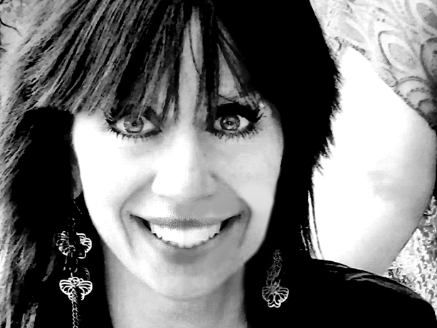 Съпруга изчезна от къщи посред нощ