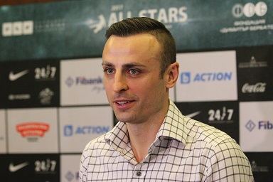 Имунизираха Бербатов за Индия