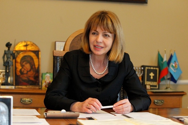 Фандъкова предупреди фирми за глоби