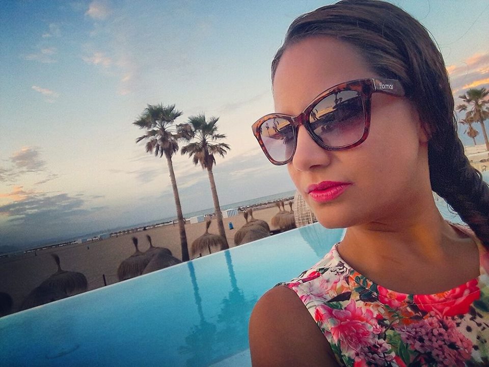 Фотомодел води певците от Малта на конкурса „Сребърна Янтра“ в Търново