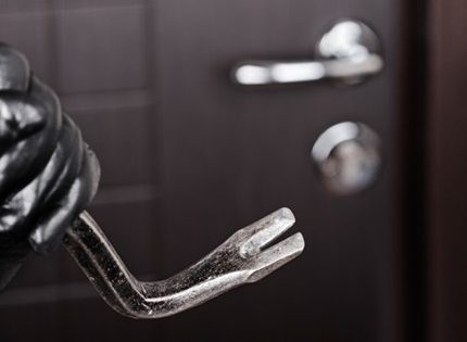 Арестуваха рецидивист задигнал 2800 лева преди 5 месеца