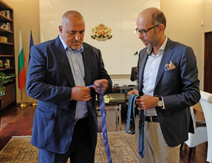 Борисов размени вратовръзка с Константин Вълков