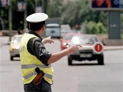 Спипаха дрогиран зад волана на „Волво” в Съединение