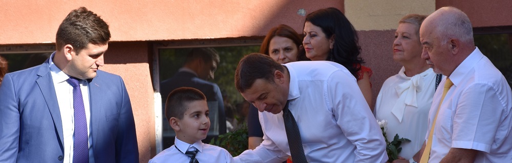 Кметът на Благоевград откри учебната година в ПМГ „Акад. С.П. Корольов“ и