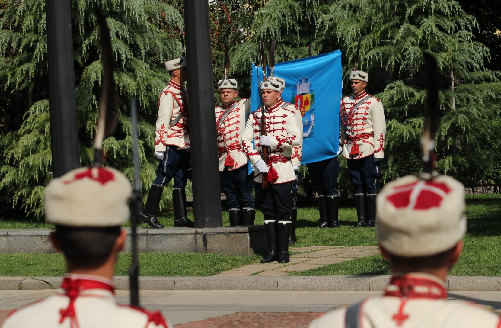Флагът на София беше издигнат с тържествен водосвет (СНИМКИ)