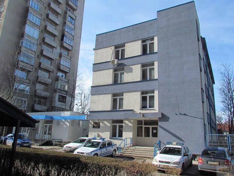 МВР разби склад за крадени коли в София