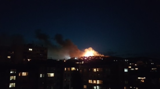 Пожар избухна над ромската махала „Лозенец” в Стара Загора