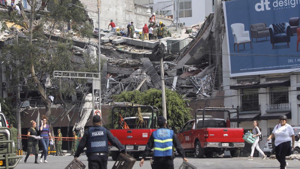 Земетресение с магнитуд 7,1 по Рихтер разтърси Мексико