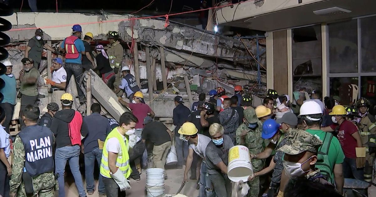 230 станаха жертвите на земетресението в Мексико