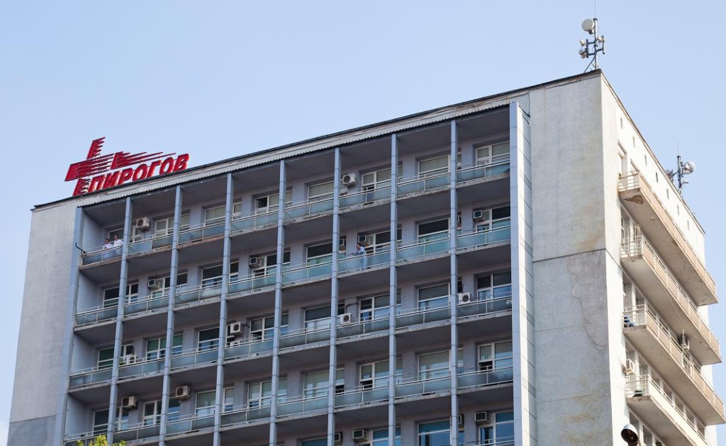 Шефът на "Пирогов": Лекарите не могат излязат и да помогнат на човек, пострадал пред болницата