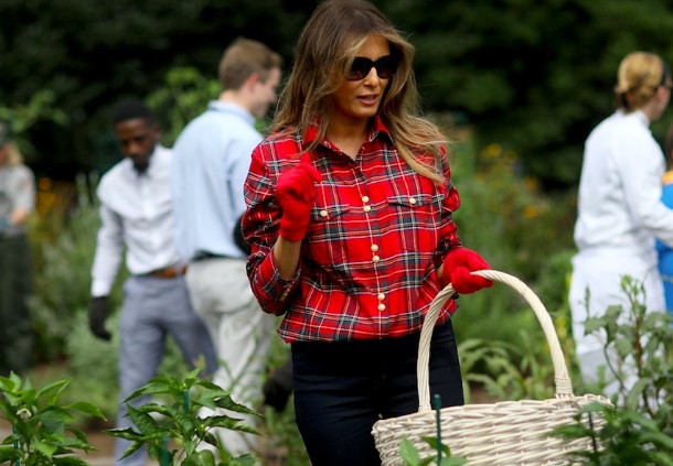 Мелания Тръмп събра реколтата от градината на Белия дом