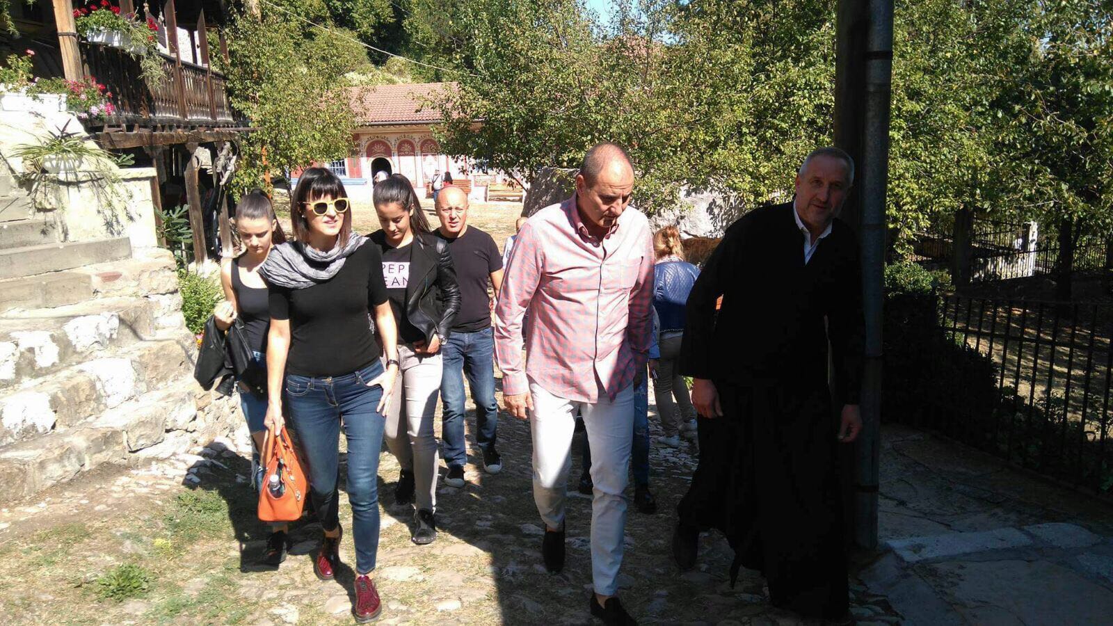 Цветан Цветанов инспектира обновено трасе към света обител край Търново