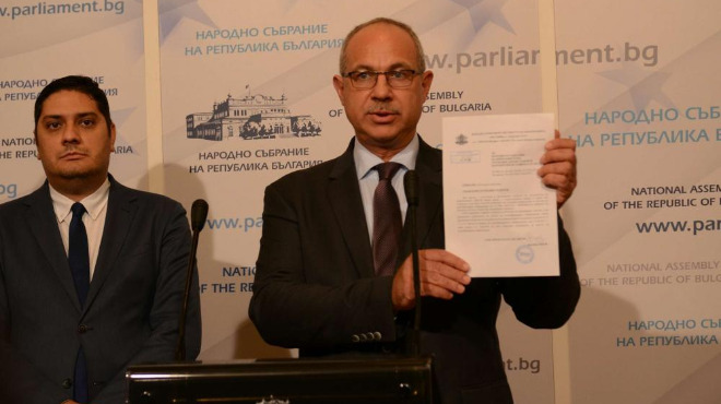 ГЕРБ пита службите за нарушение на Закона за класифицираната информация от началника на кабинета на президента