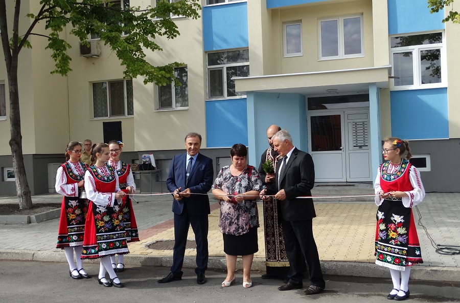 Блок с 61 апартамента бе саниран за 1 млн. лв. в Нова Загора