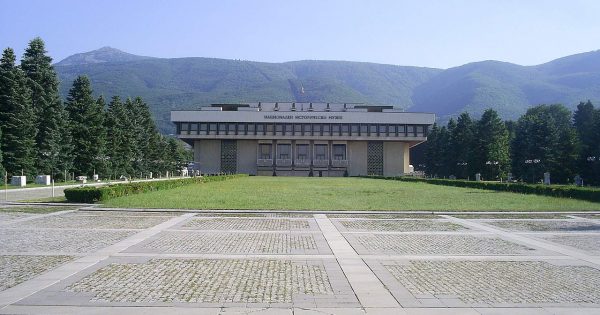 Конкурсът на директор на НИМ приключва през октомври