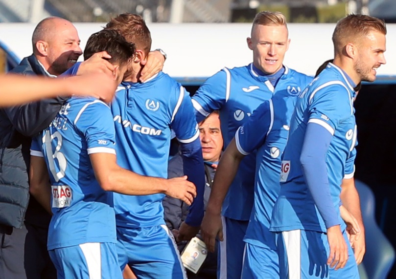 „Левски“ скъси преднината до ЦСКА