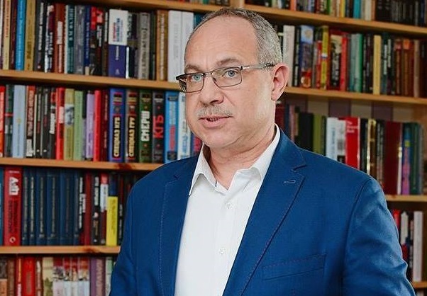 Антон Тодоров се отказа от комисията по досиетата: Продължавам напред!