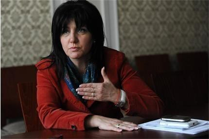 ГЕРБ пита Нинова: Къде работи съпругът Ви?