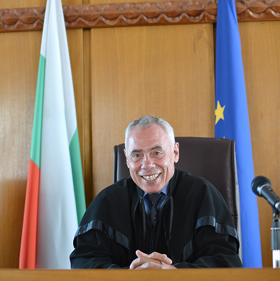 Пенсионираха един от топ съдиите на Пловдив