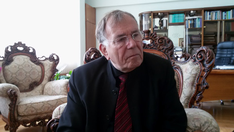 Проф. Ян Геел, архитект и урбанист, пред „Труд“: Тон стомана и четири колела са бреме за градския човек